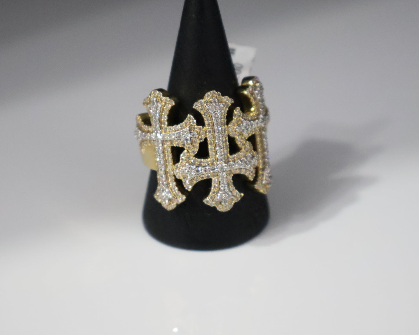 10Ktt 1..50Ctw Diamond 3 Crosses Mens Ring