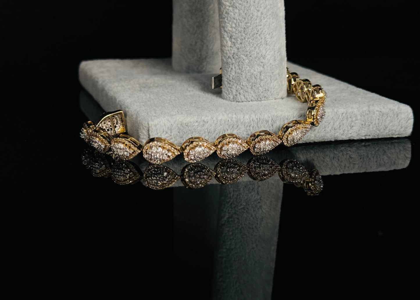 14K Yellow Gold 7Inch 2.72 Ctw Diamond Bracelet