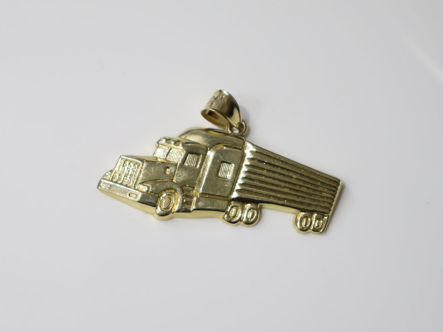 10K Gold Approx 2Inch Truck Pendant Approx 7.9Grams