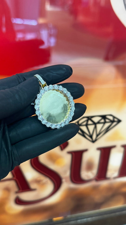 10Kyg 0.60 CTW Diamond Round Memory Charm
