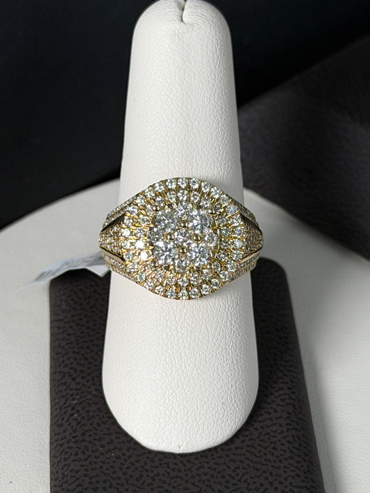 10K Yellow Gold 1.95Ctw Diamond Round Mens Fashion Ring