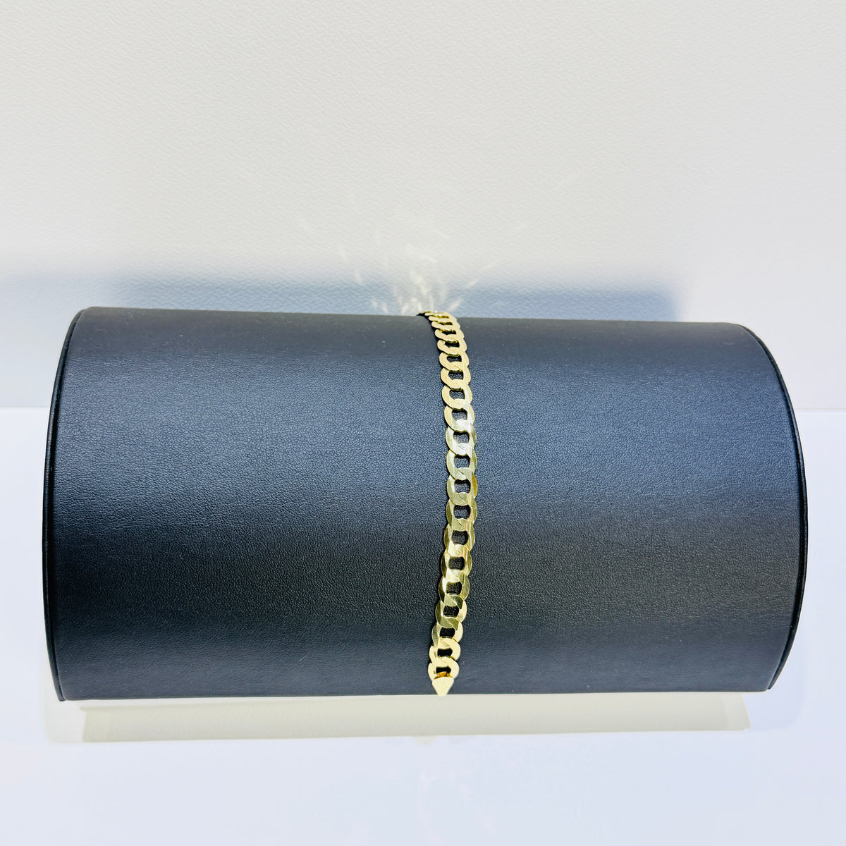 10K Yellow Gold 8.5mm 8.5 Inch Solid Curb