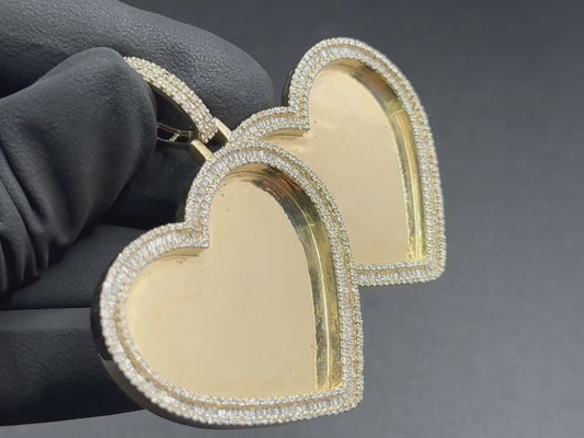 10k gold 4ctw Baguette & Round Heart Memory pendant