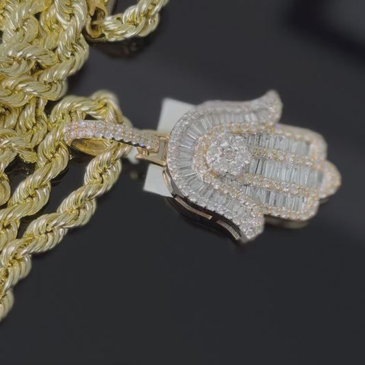 10Kyg 1.45Ctw Diamond Hamsa Hand Pendant