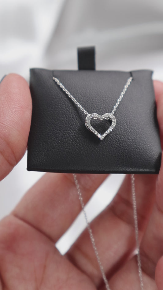 10K White Gold0.10Ctw Diamond Heart Pendant With Chain